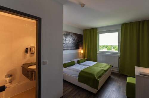 www.lifehotelvienna.com