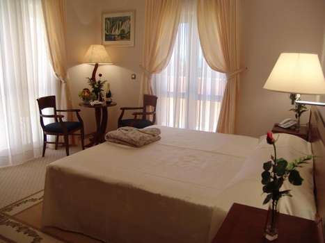 www.hotelhum.com