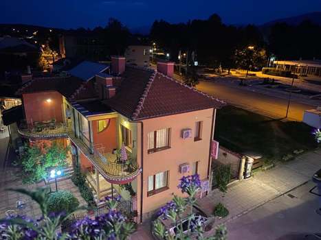 www.hotel-kavrakovi.com