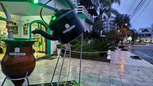 www.hotelnovavicenza.com.br