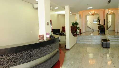 www.colonialpalacehotel.com.br