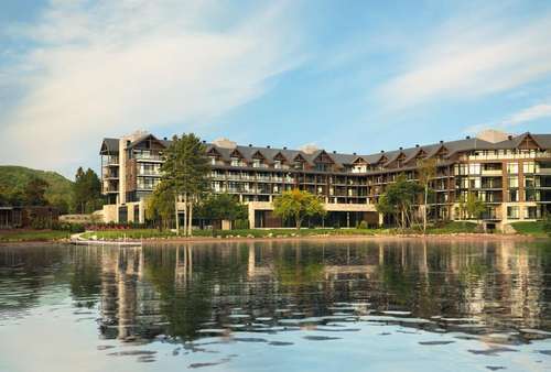 www.entourageresort.com