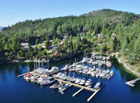 www.penderharbourresort.com