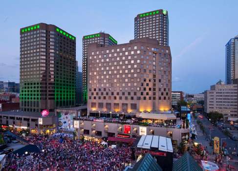 www.doubletreemontreal.com