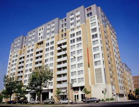 www.hotelfaubourgmontreal.com