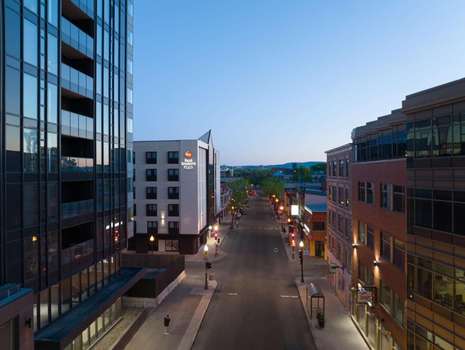 www.hotelquebec.com