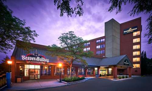 www.waterfronthotelburlington.com