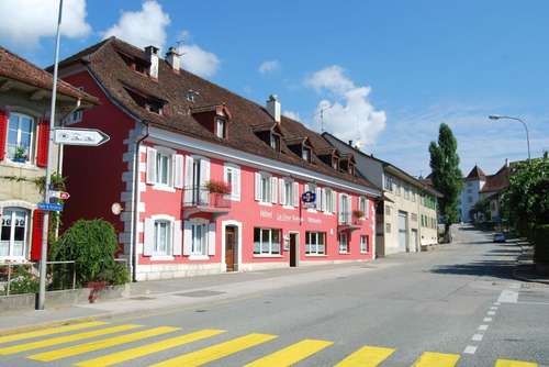 www.tour-rouge.ch