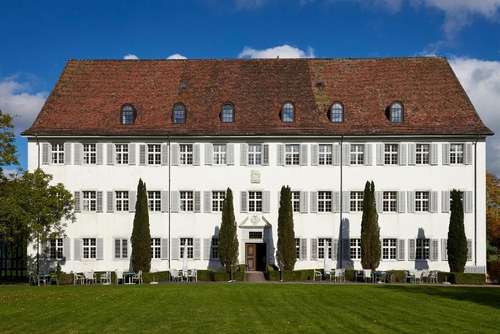 www.klosterhotel-kreuz.ch