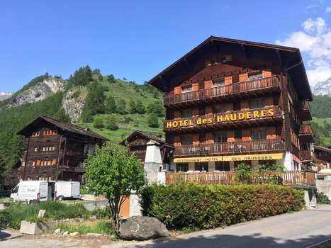 www.hoteldeshauderes.ch