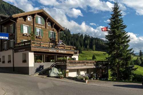 www.hotel-rhaetia.ch