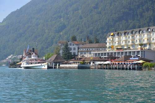 www.seehotel-riviera.ch