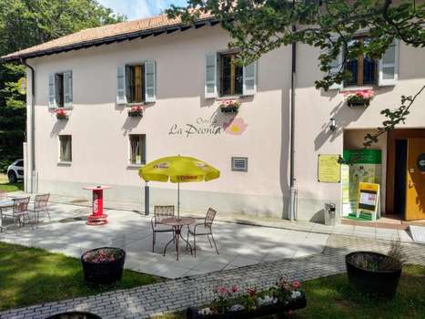 www.osteriapeonia.ch