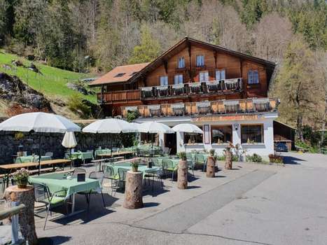 www.hotel-waldrand.ch