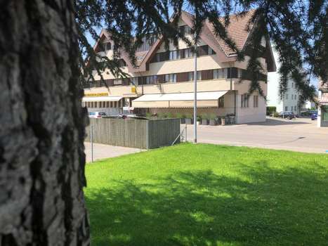 www.landhaus-hotel.ch