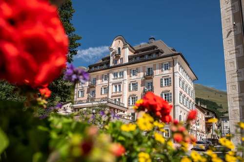 www.hotelengiadina.ch