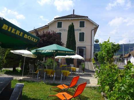 www.hotel-glovelier.ch