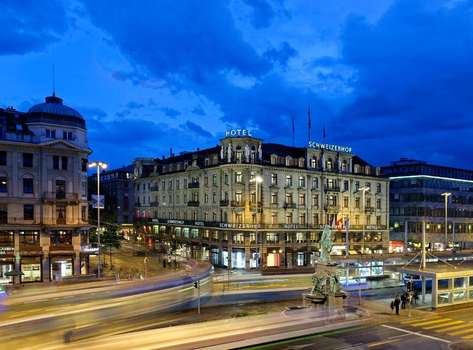 www.hotelschweizerhof.com