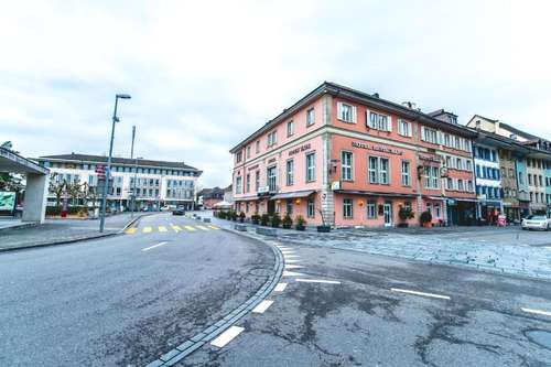 www.roteshausbrugg.ch