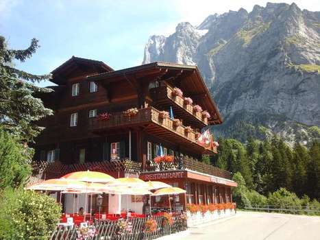 www.bluemlisalp-hotel.ch