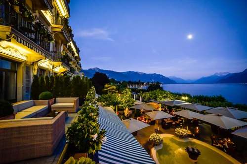 www.hoteltroiscouronnes.ch
