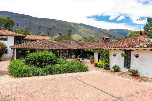 www.hotelcasasannicolas.com
