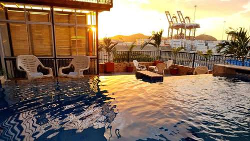 www.hotelcarolinadelmar.com