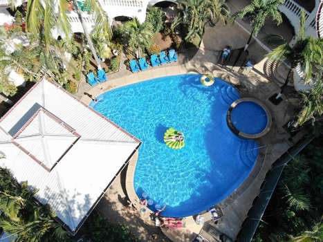 www.marreyhotel.com