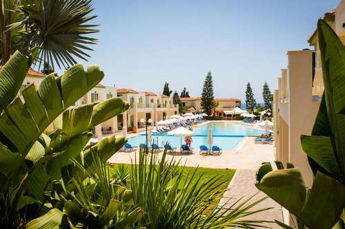 www.freijresorts.com