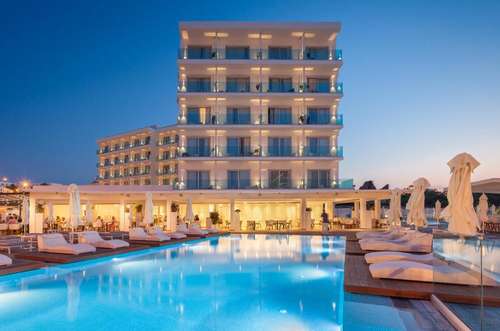 www.blueivyhotelprotaras.com