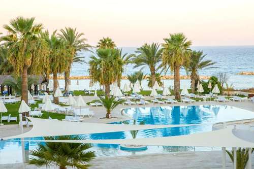 www.venusbeachhotel.com