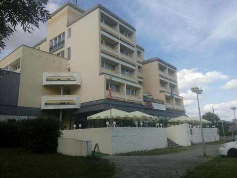 www.hotel-lucia.cz