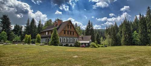 www.hotel-perla-jizery.cz