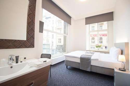 www.narodnistay.cz