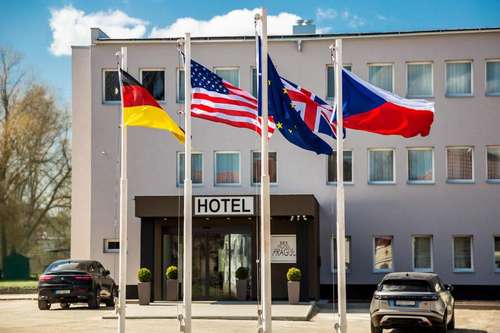 www.skyhotelprague.cz