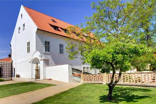 www.hotelmonastery.cz