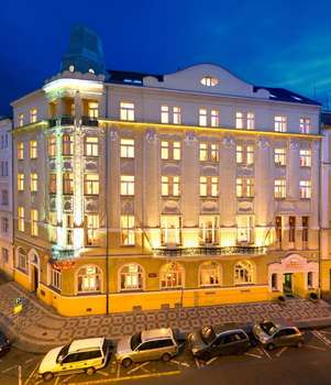 www.hoteltheatrino.cz