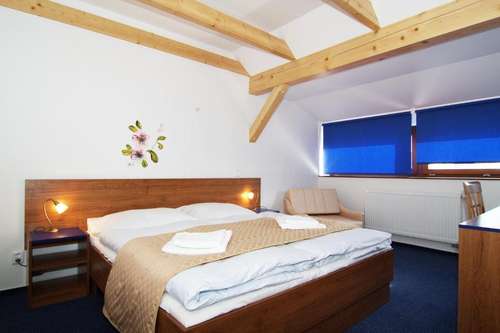 www.hotelpodsluncem.cz