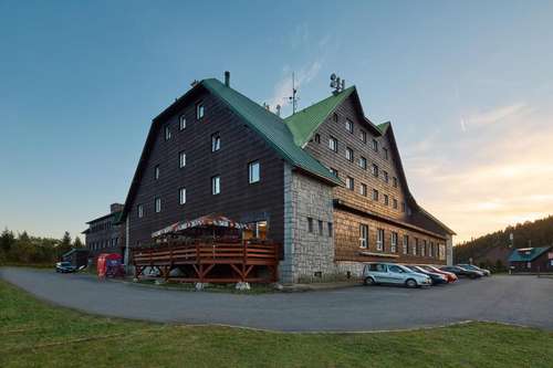 www.hotelchs.cz