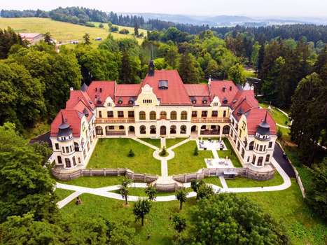 www.castlehotelcollection.com