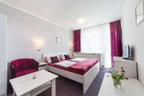 www.hotel-racek.cz