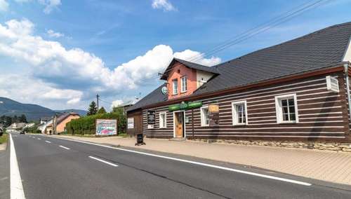 www.hotelloucna.cz
