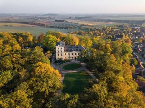www.chateaumcely.cz