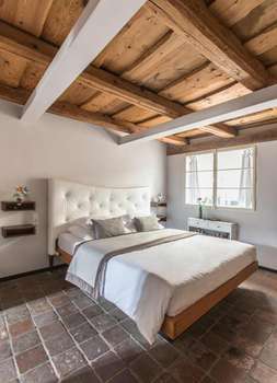 www.designhotelneruda.com
