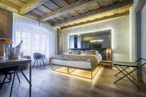 www.hotelwaldstein.cz