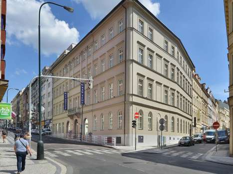 www.hotelnewtown.cz