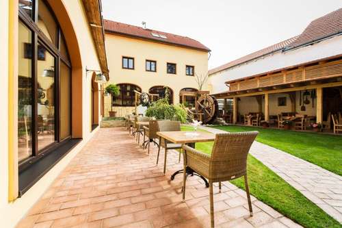www.hotelselskydvur.cz