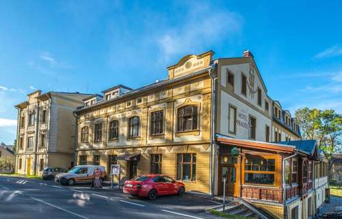www.hotelpraded.eu