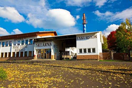 www.sklarnaharrachov.cz
