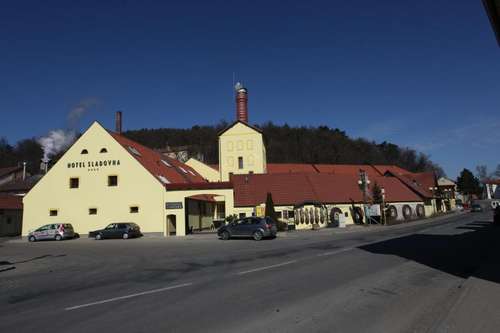 www.hotelsladovna.cz